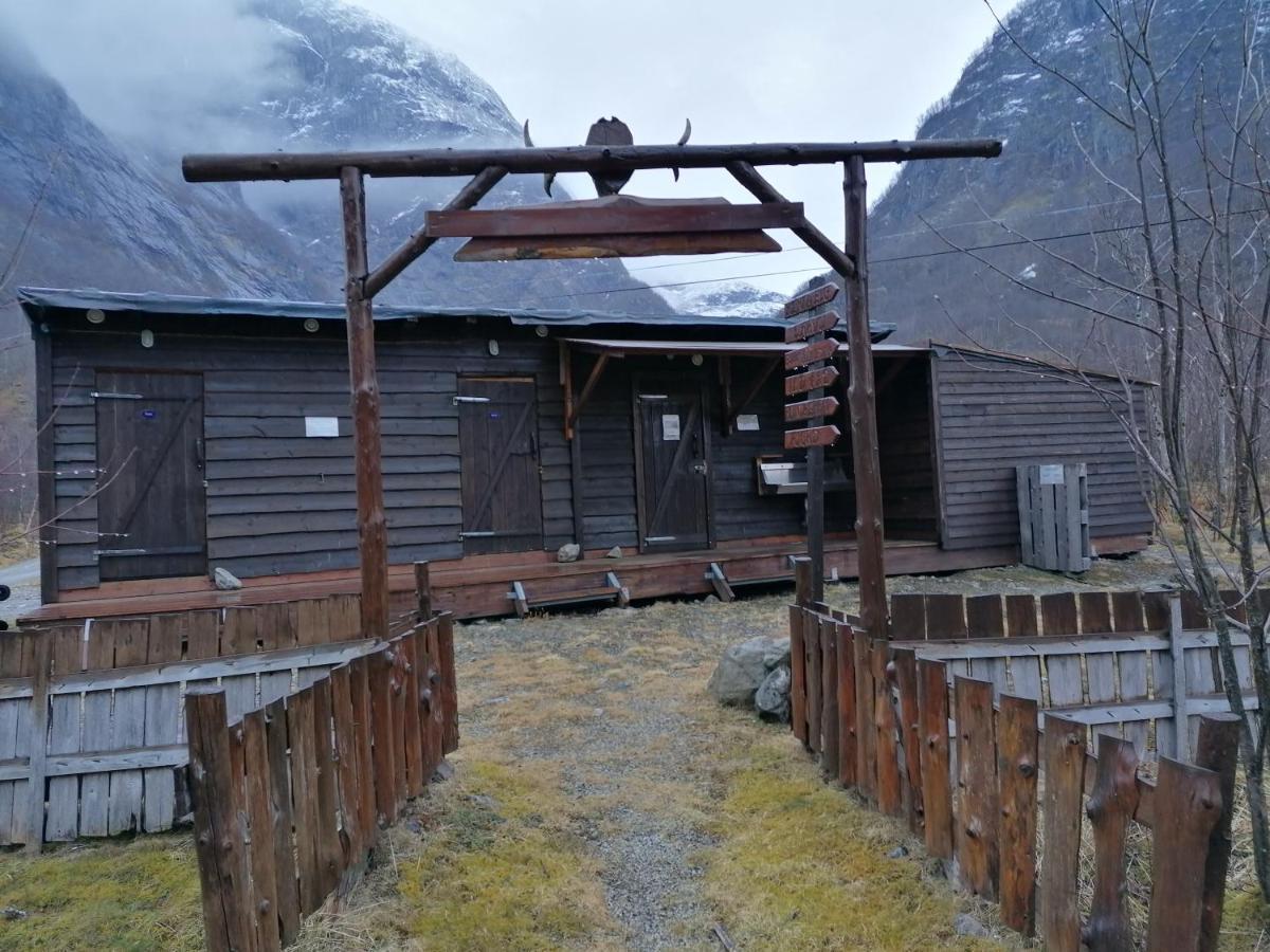 Hardanger Basecamp Hostel Osa Exterior photo