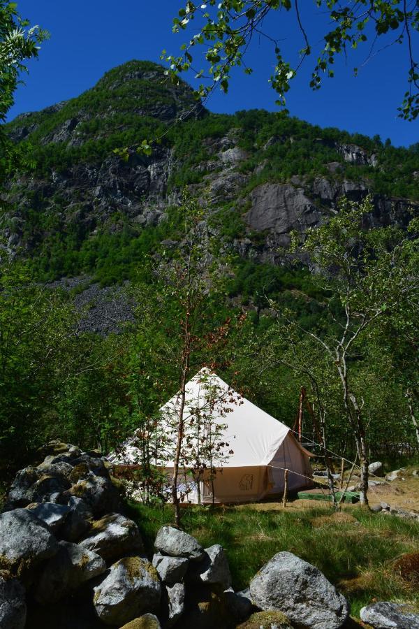 Hardanger Basecamp Hostel Osa Exterior photo