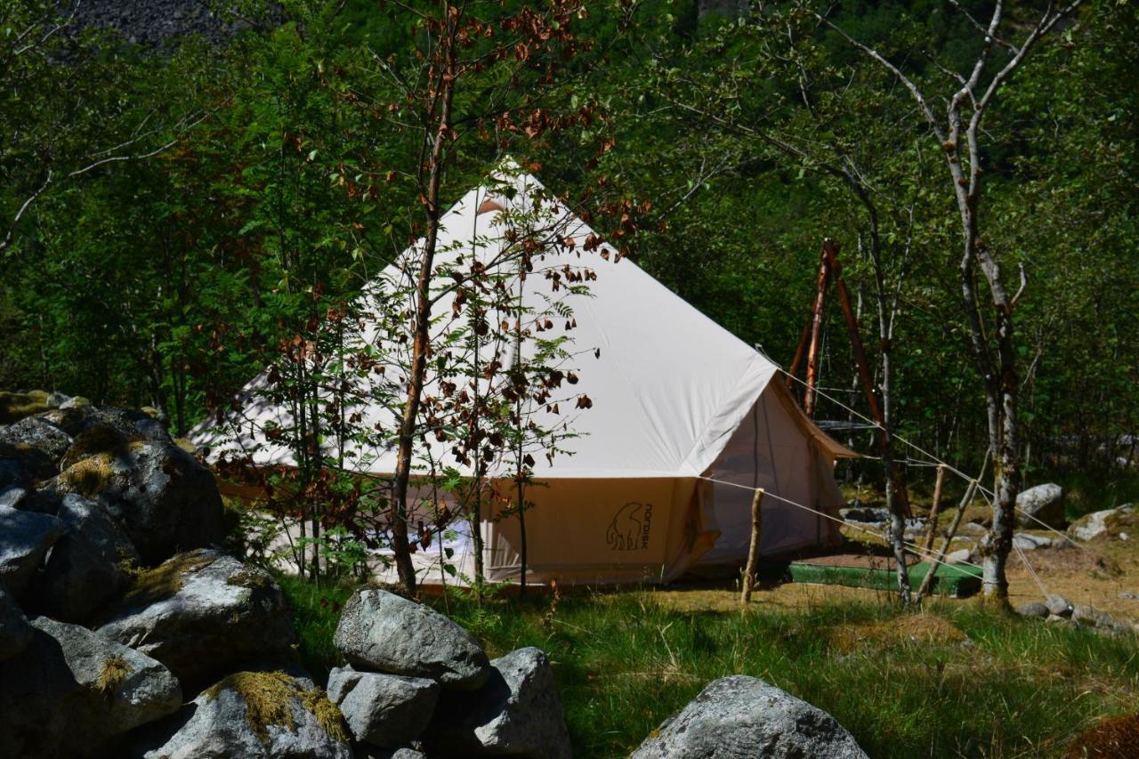 Hardanger Basecamp Hostel Osa Exterior photo