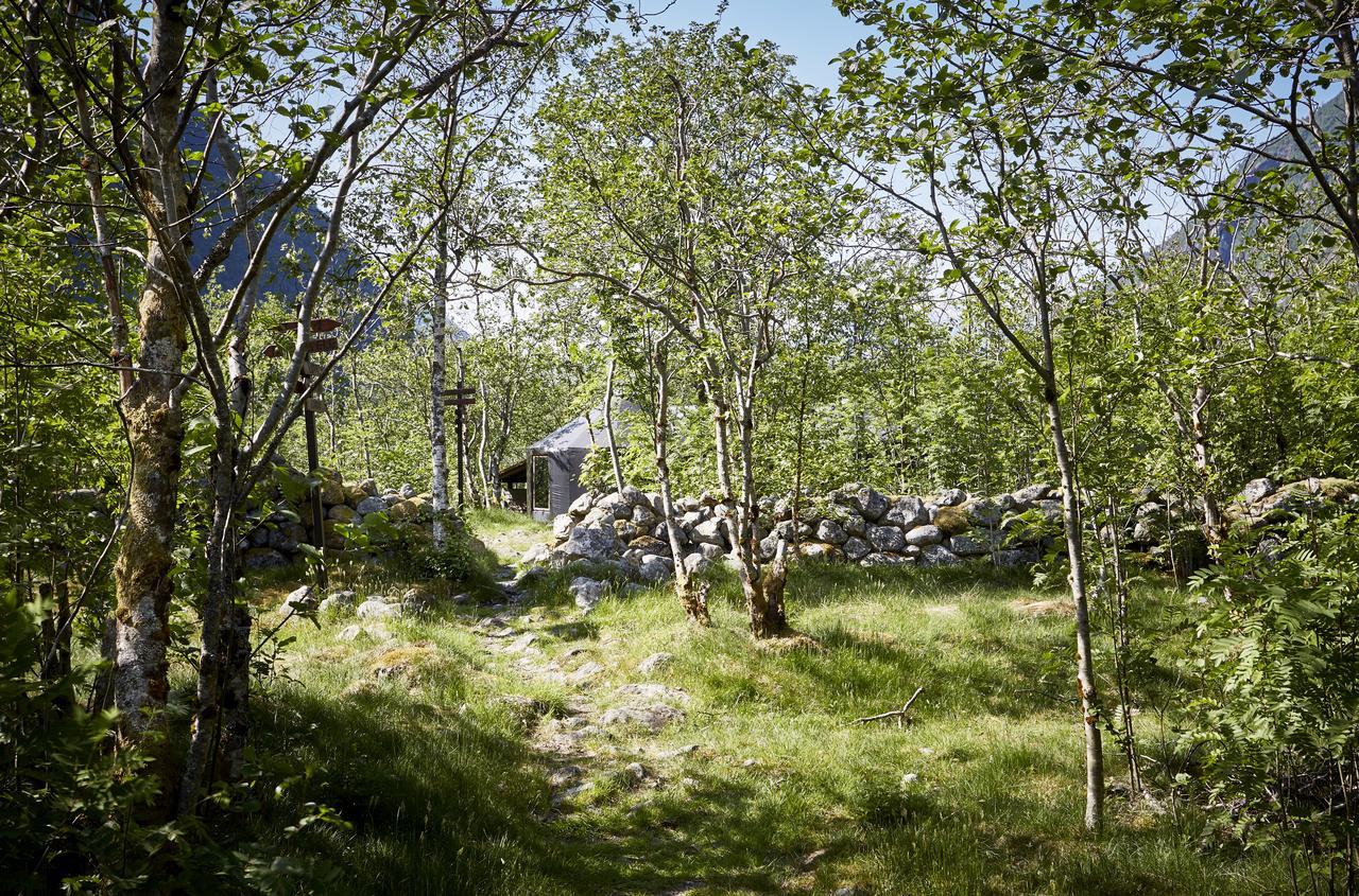 Hardanger Basecamp Hostel Osa Exterior photo