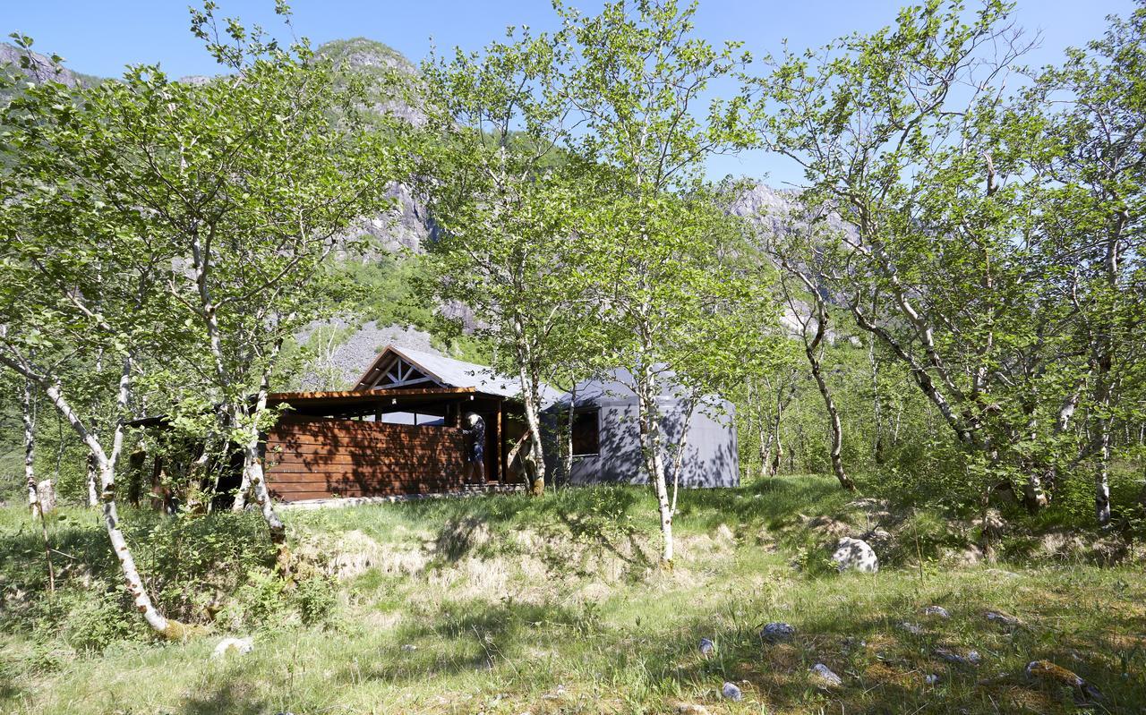 Hardanger Basecamp Hostel Osa Exterior photo